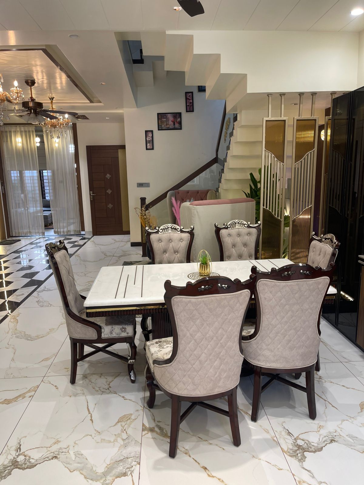 6 BHK luxury kothi