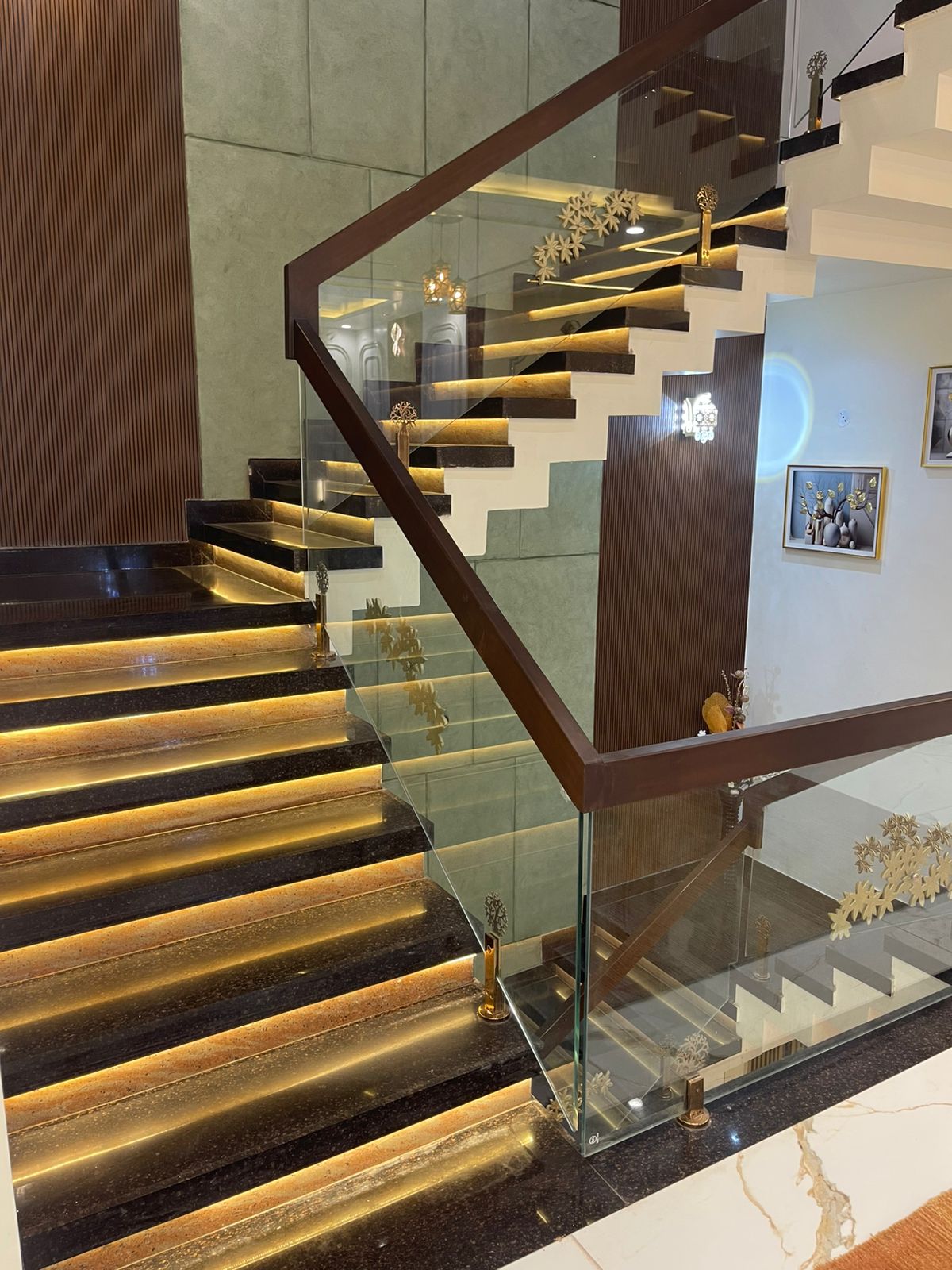 6 BHK luxury kothi